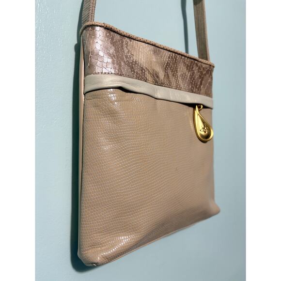 Accents by Sharif Vintage Crossbody Leather Purse Flower - Picture 5 of 16